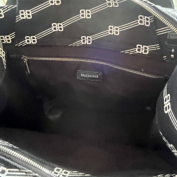 BALENCIAGA - AUTHENTIC COTTON CANVAS MONOGRAM TOTE BAG - LIKE NEW - Picture 7 of 9